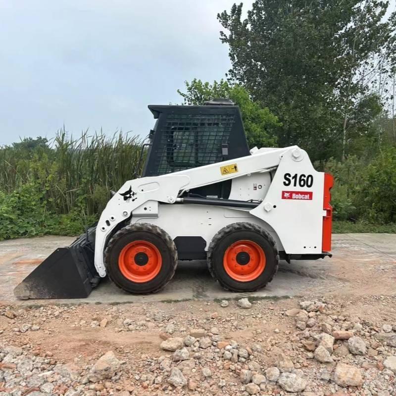 Bobcat S 160 スキッドステアローダー