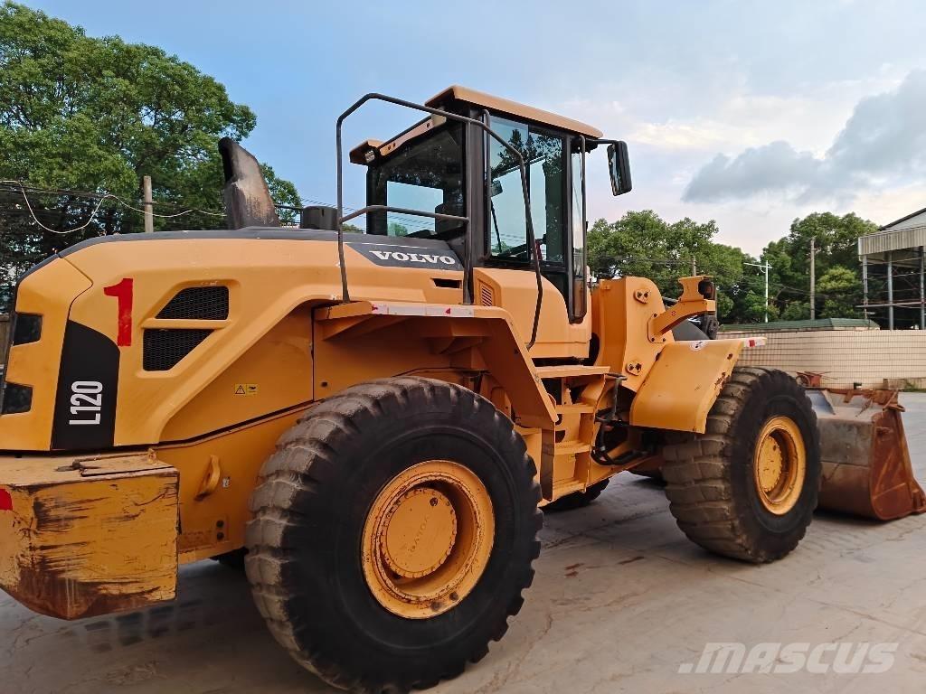 Volvo L 120 ホイールローダー・タイヤショベル