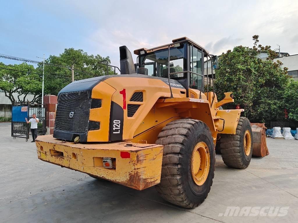 Volvo L 120 ホイールローダー・タイヤショベル