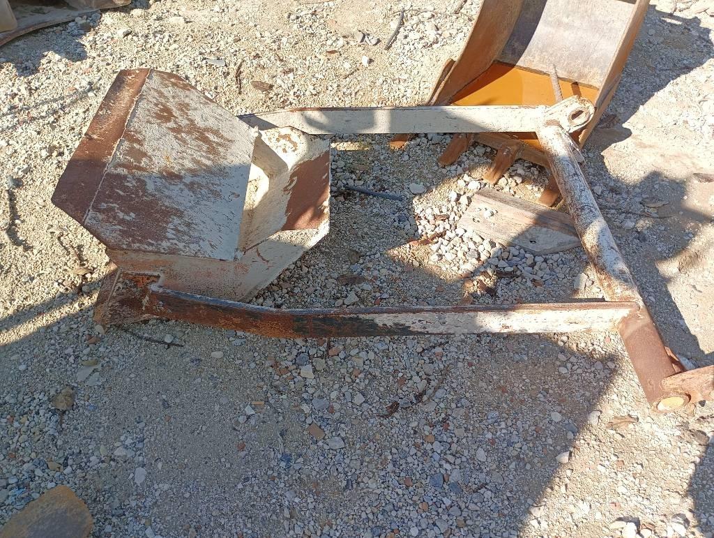 Ausa 500 RMX X4 リジットフレーム式ダンプトラック