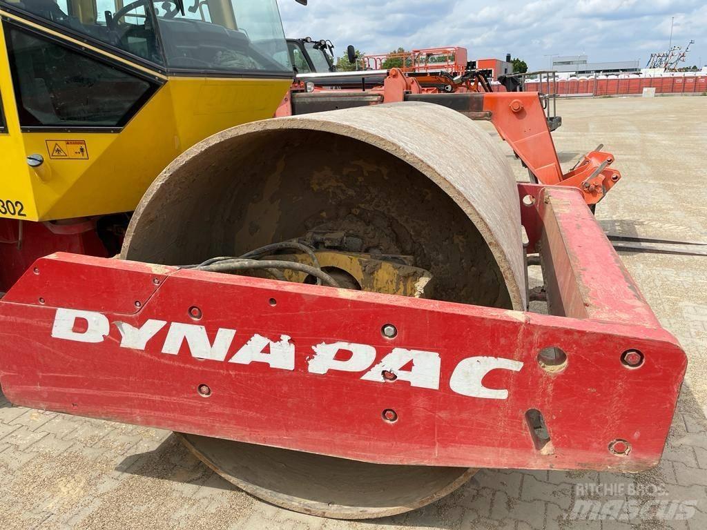 Dynapac CA 302 D 振動ローラ