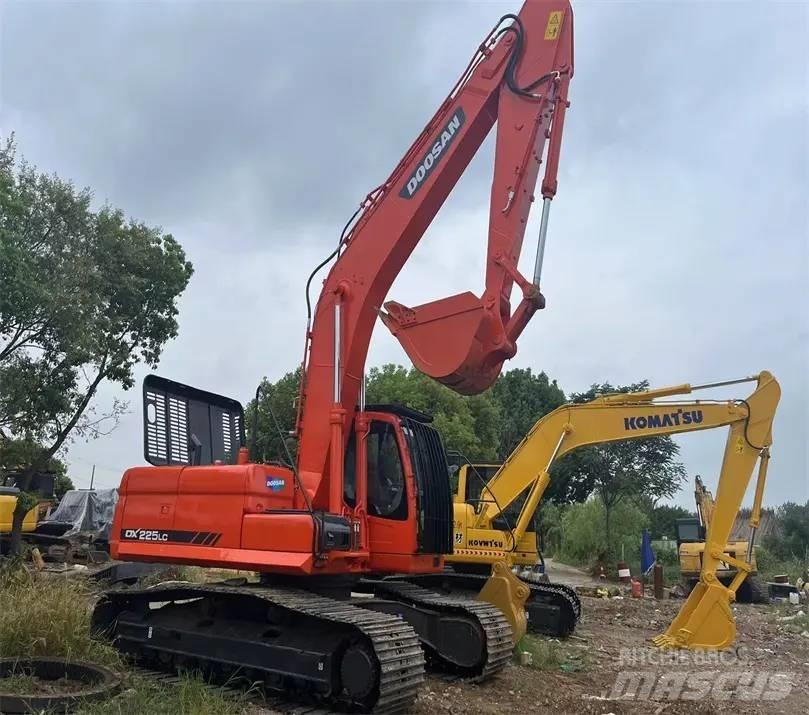 Doosan DX225LC-9C 大型油圧ショベル12t以上（パワーショベル・ユンボ）
