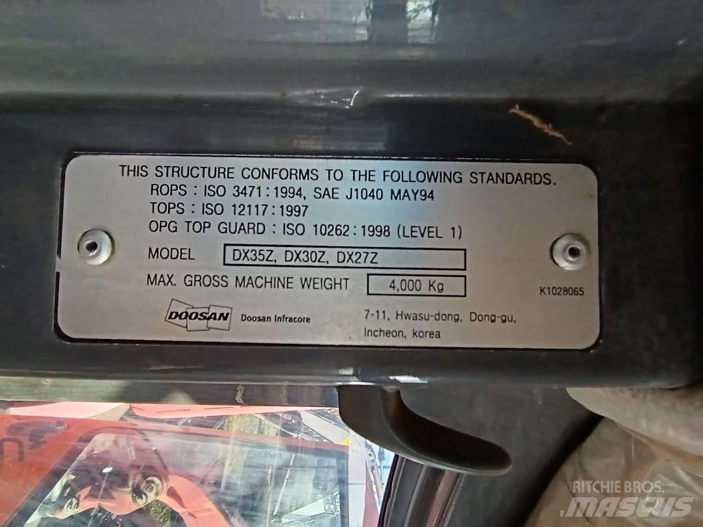 Doosan DX 30 Z ミニ油圧ショベル 7t以下（ミニユンボ・ミニディガー）