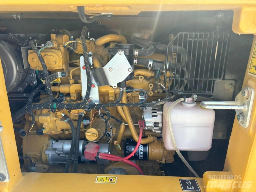 CAT 308 中型油圧ショベル 7ｔ-12ｔ（ユンボ・パワーショベル・バックホー）