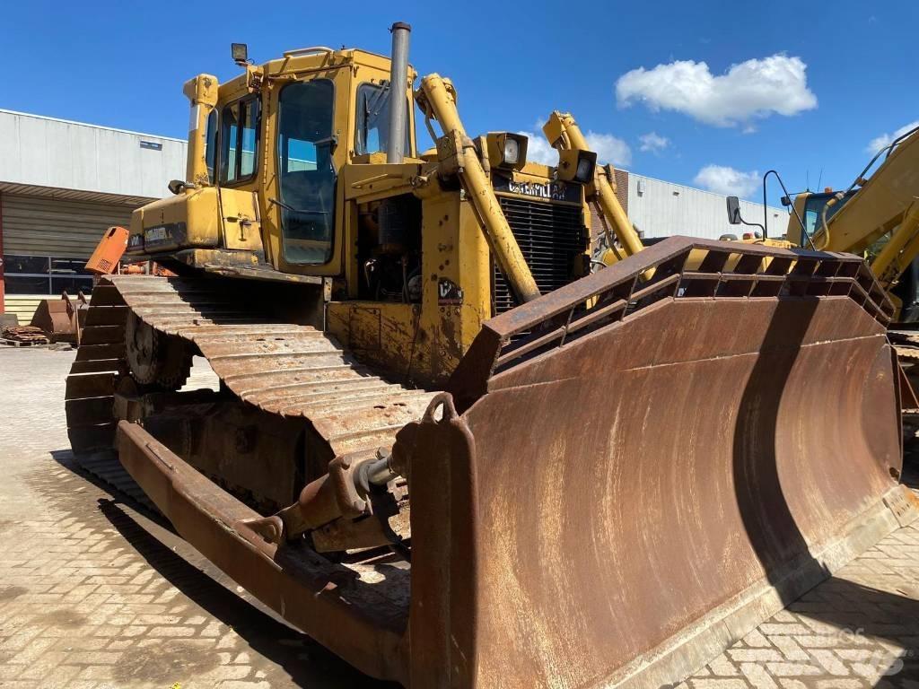 CAT D 6 H ブルドーザー