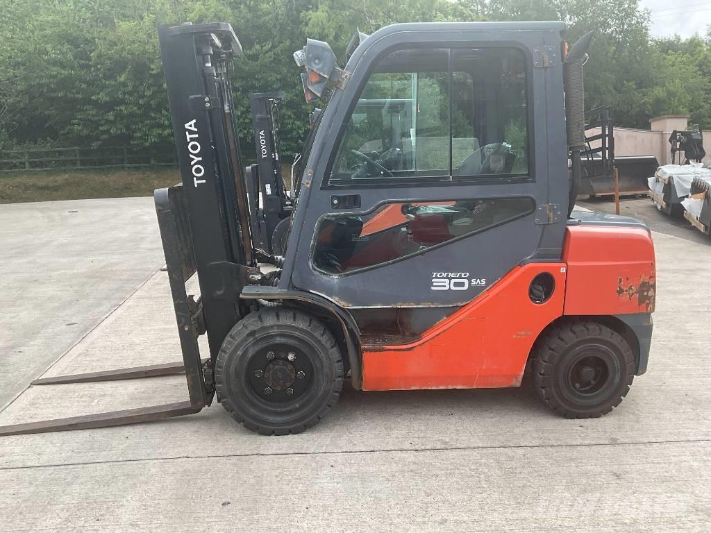 Toyota 02-8 FDF 30 ディーゼル・軽油