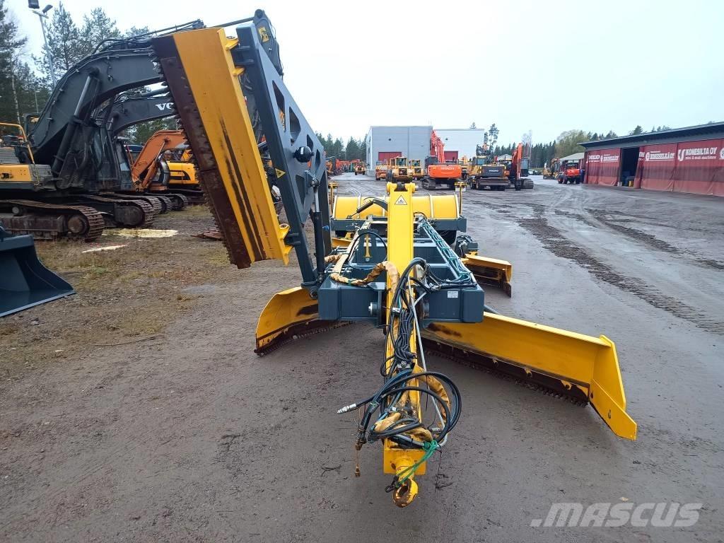 Stark TL7500 TIELANA モーターグレーダー