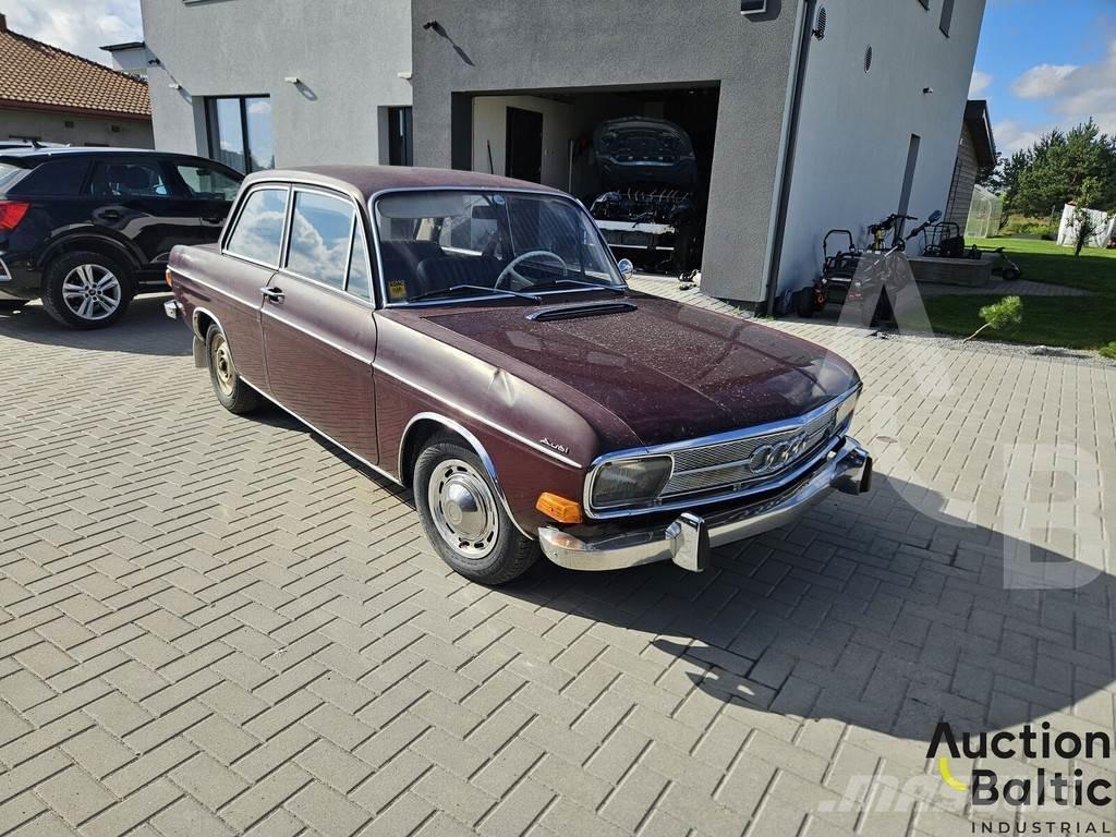 Audi 60 自動車