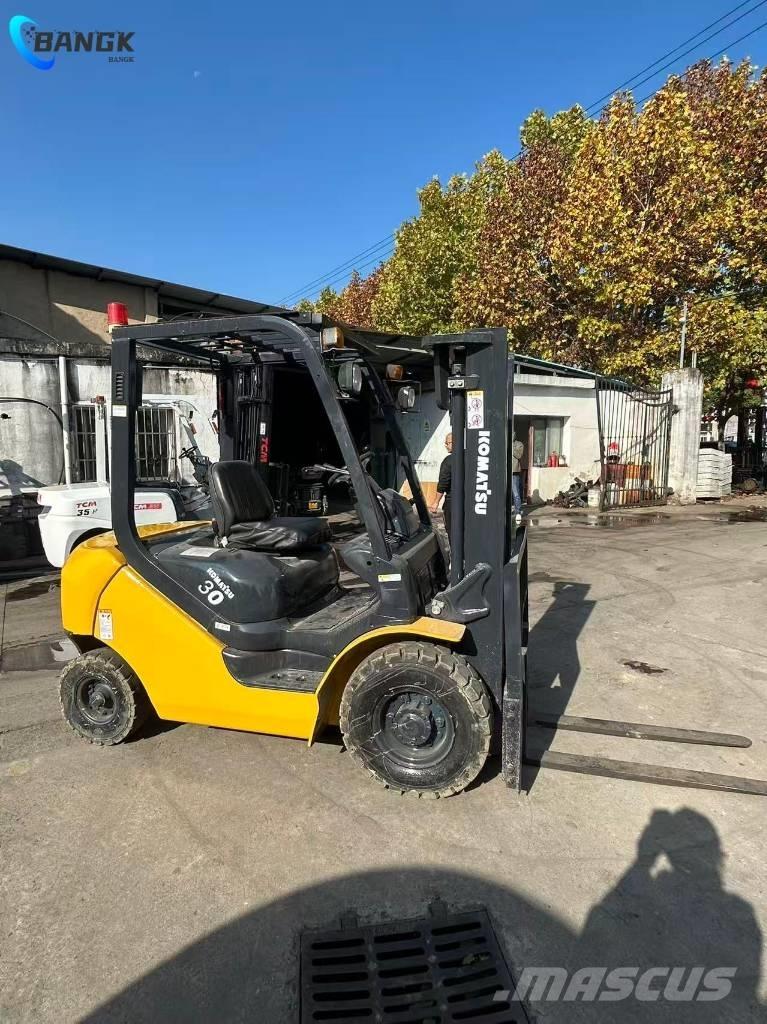 Komatsu FD 30 T-17 ディーゼル・軽油