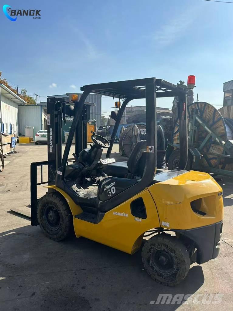 Komatsu FD 30 T-17 ディーゼル・軽油