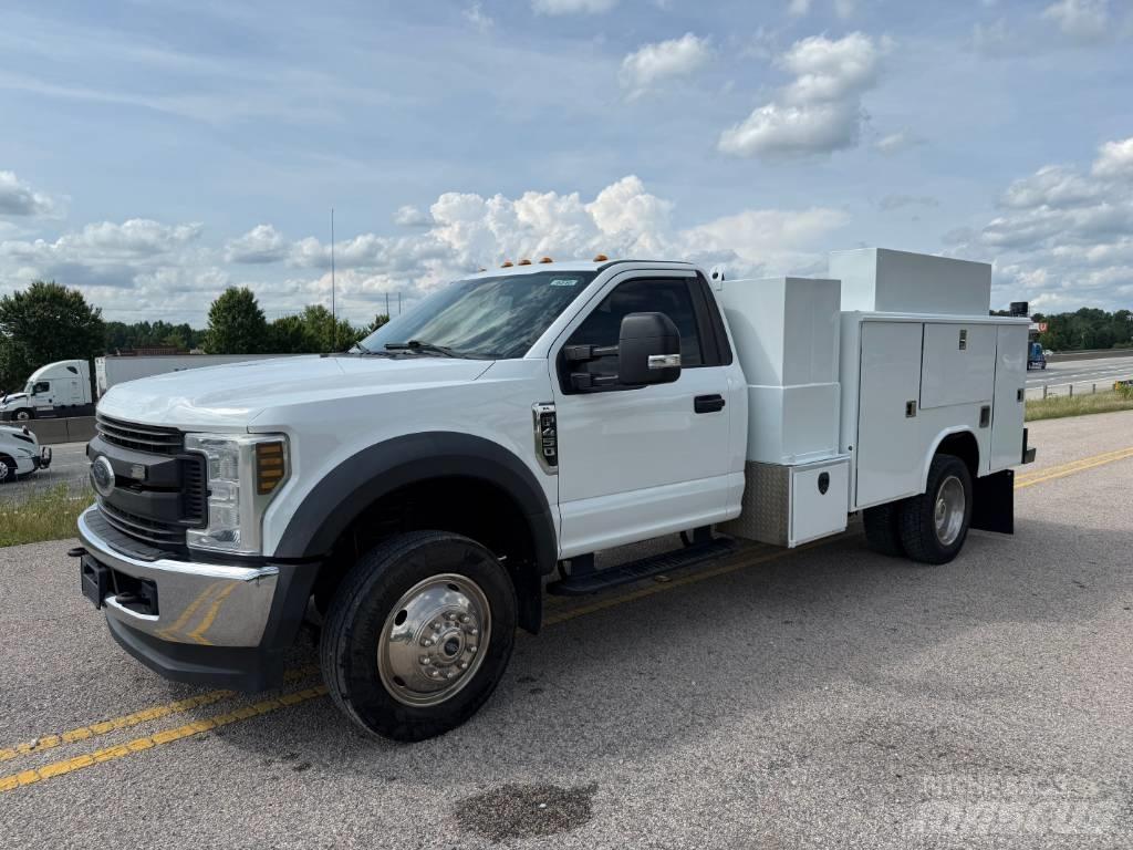 Ford F 450 多目的／汎用車両
