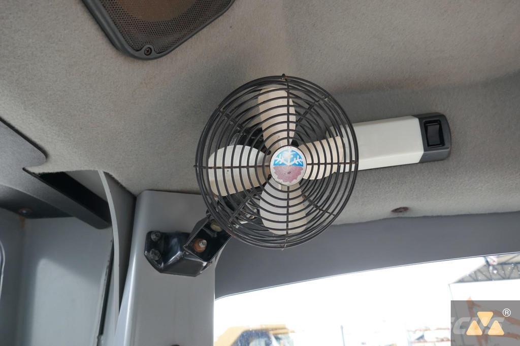 CAT 120M モーターグレーダー