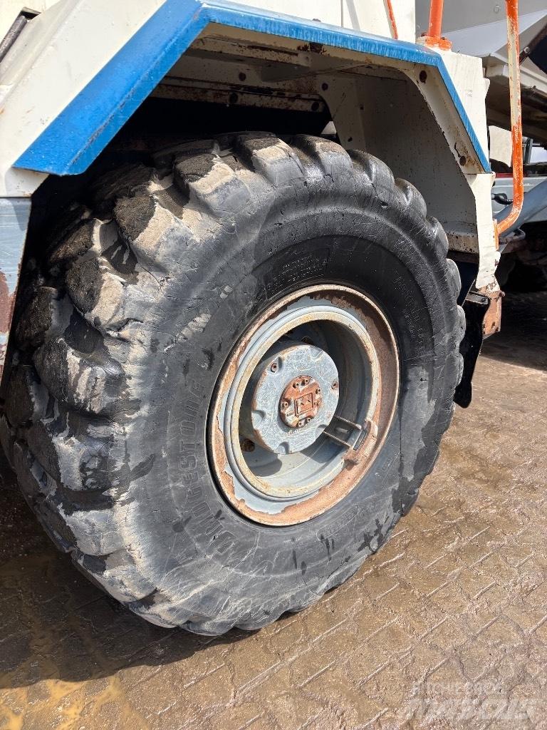 Terex TA 300 アーティキュレート式ダンプトラック