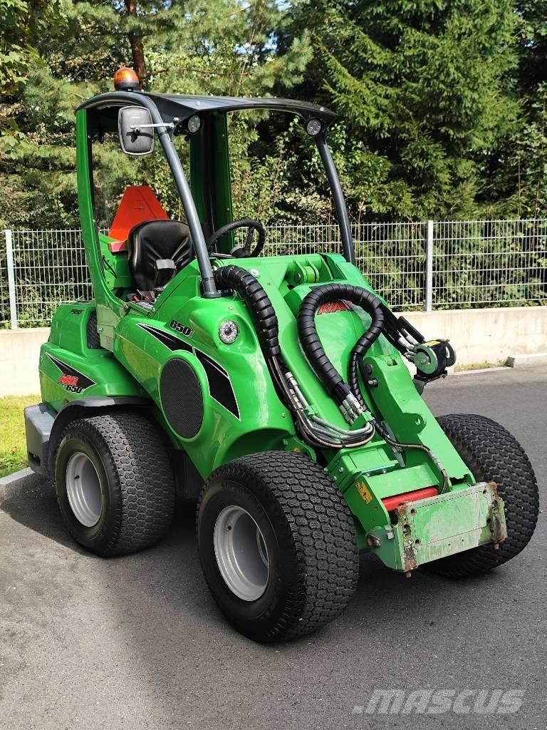 Avant 650 多目的ローダー