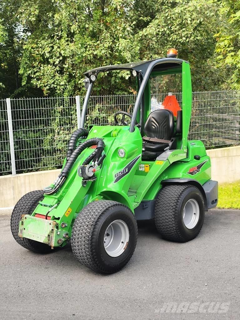 Avant 650 多目的ローダー
