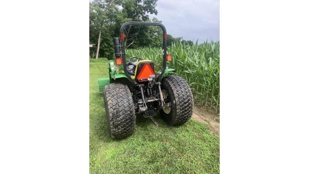 John Deere 4105 トラクター