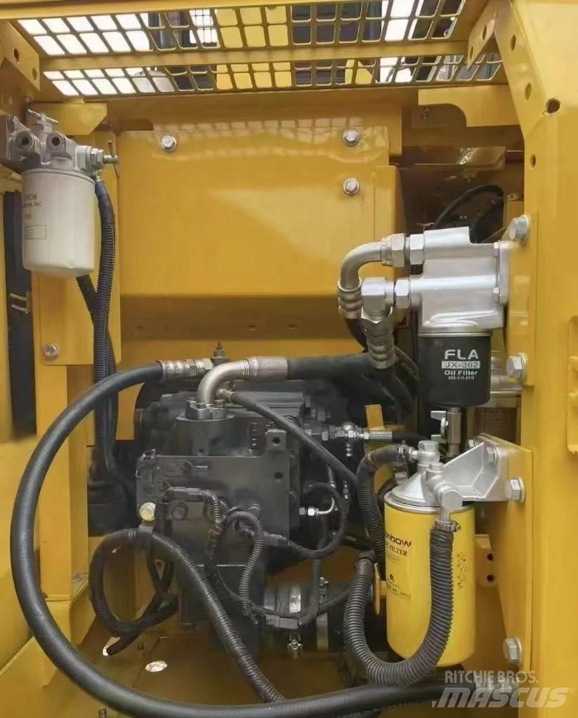Komatsu PC 130 大型油圧ショベル12t以上（パワーショベル・ユンボ）