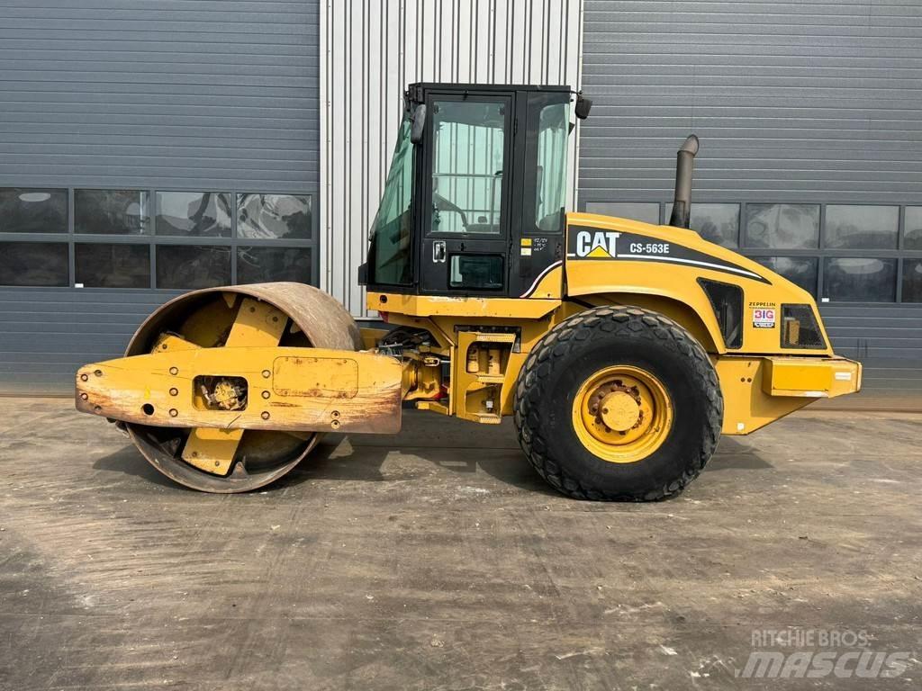 CAT CS563E 振動ローラ