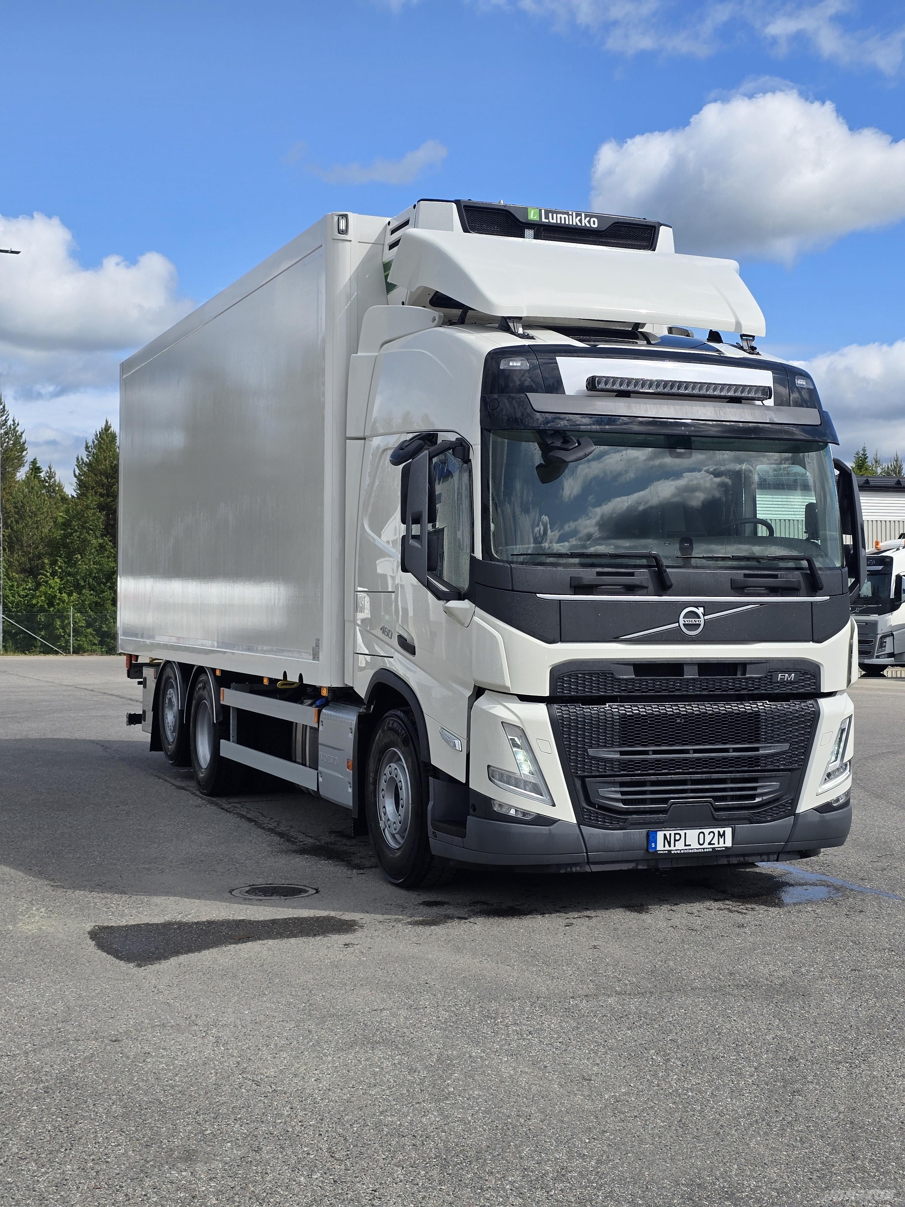 Volvo FM460 LNG 冷凍冷蔵車