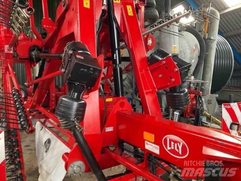 Lely Hibiskus 1015 スワーサー・ウインドローア