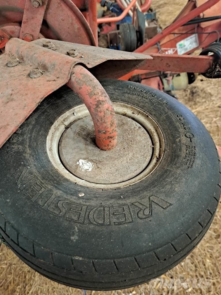 Kuhn GF8501 MH テッダー・テッダーレーキ