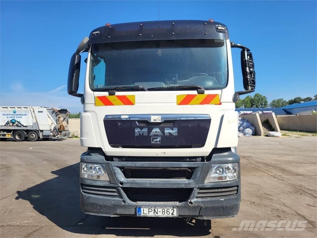 MAN TGS 28.320 6X2 キャブ付きシャーシ