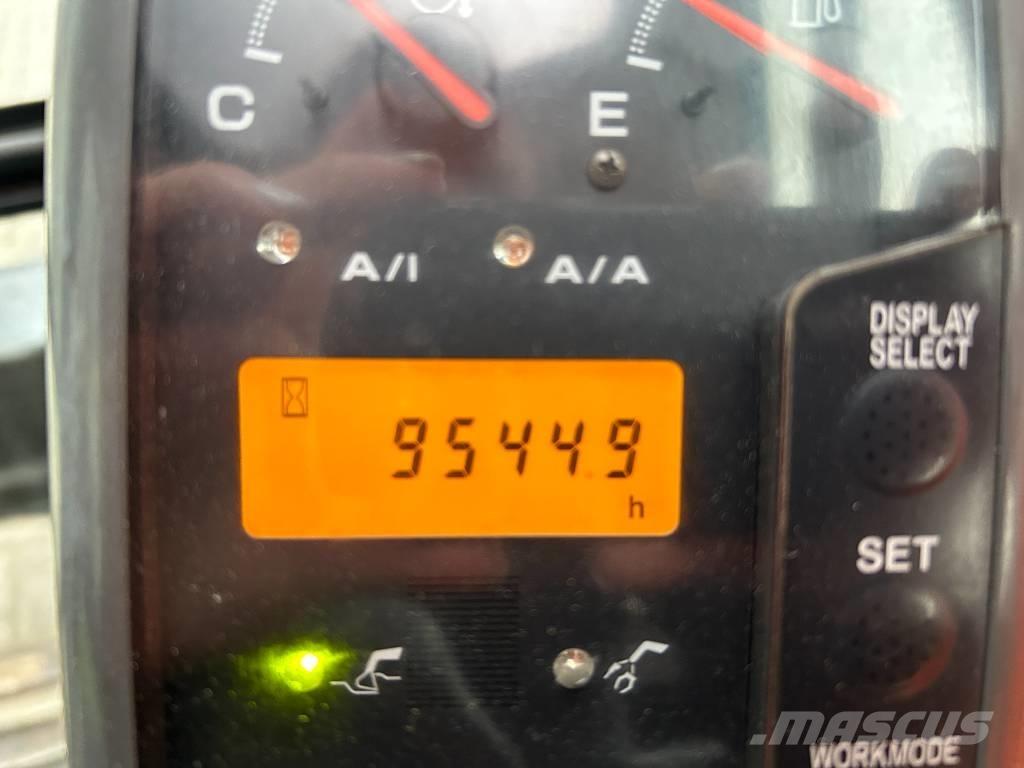Hitachi ZX 135 US 大型油圧ショベル12t以上（パワーショベル・ユンボ）