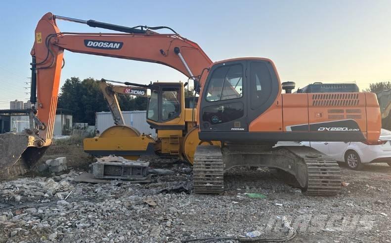 Doosan DX220 大型油圧ショベル12t以上（パワーショベル・ユンボ）