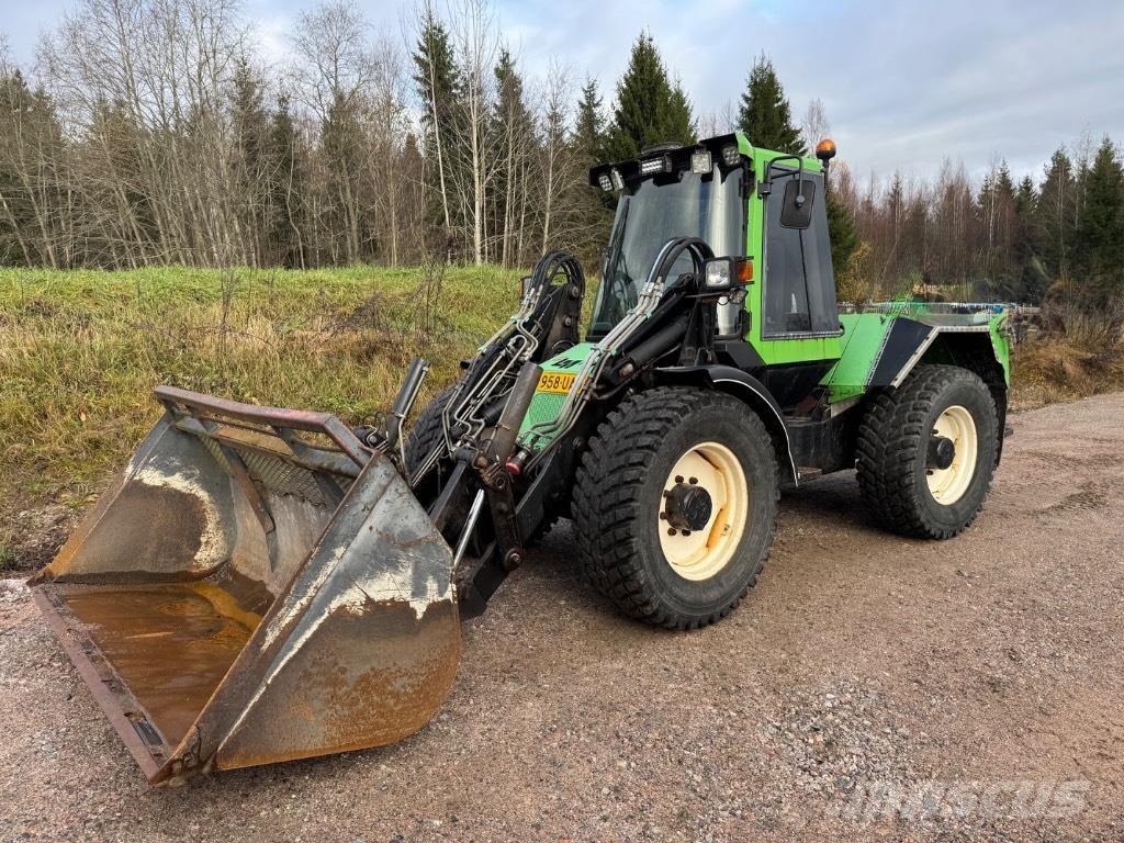 LM Trac 680 ユーティリティー機械