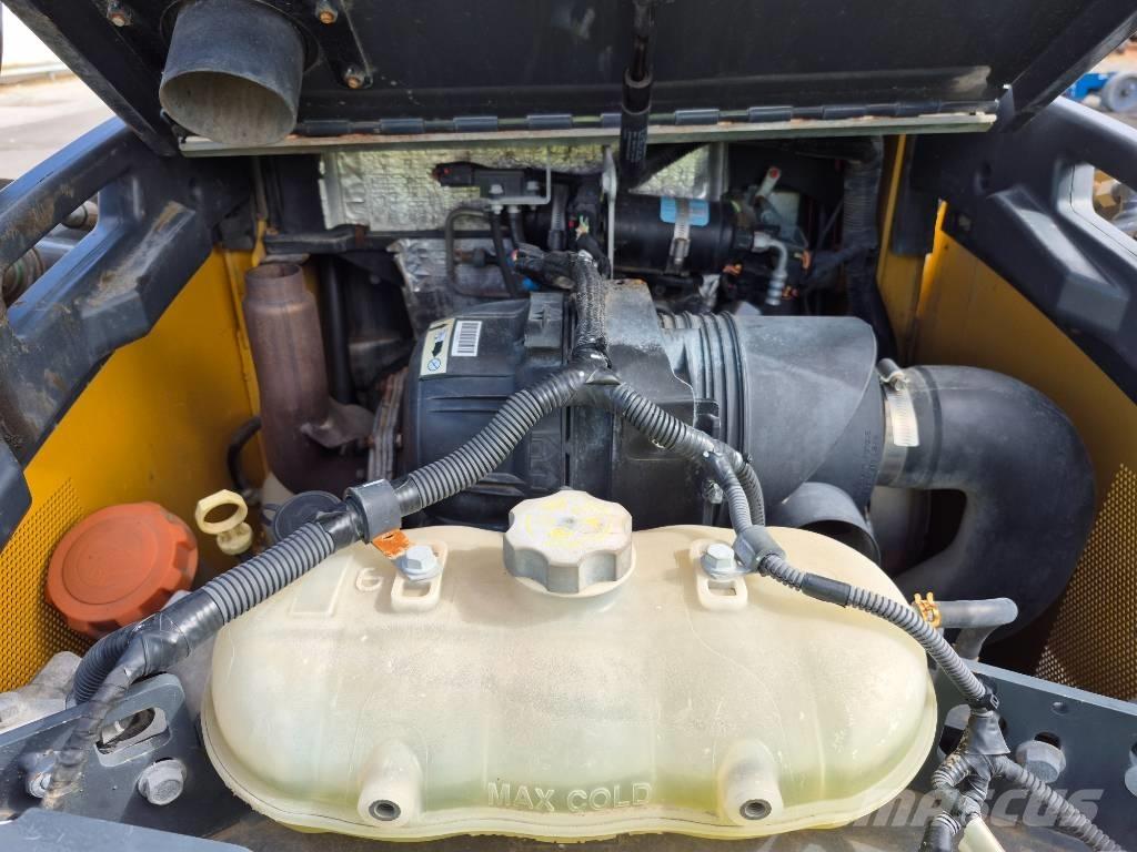 John Deere 320 スキッドステアローダー