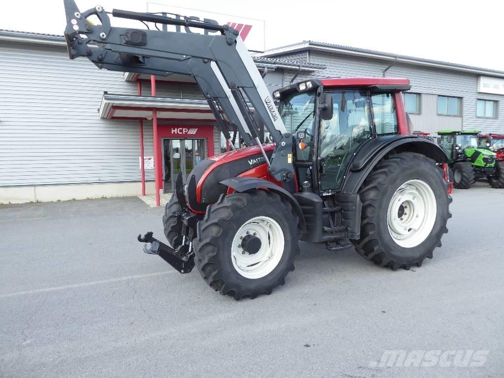 Valtra N141 Advance トラクター