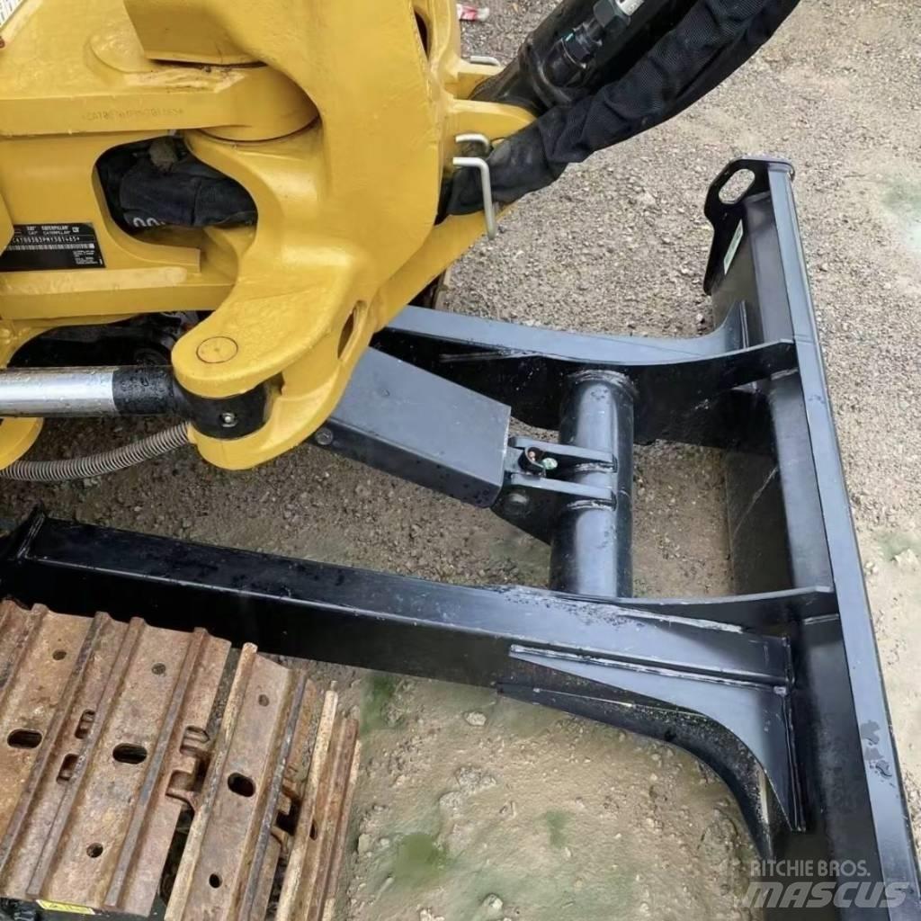 CAT 303 CR ミニ油圧ショベル 7t以下（ミニユンボ・ミニディガー）