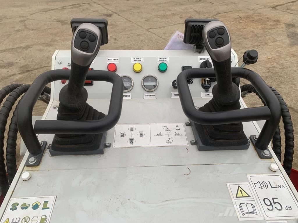 BTTL ST28H-6 スキッドステアローダー