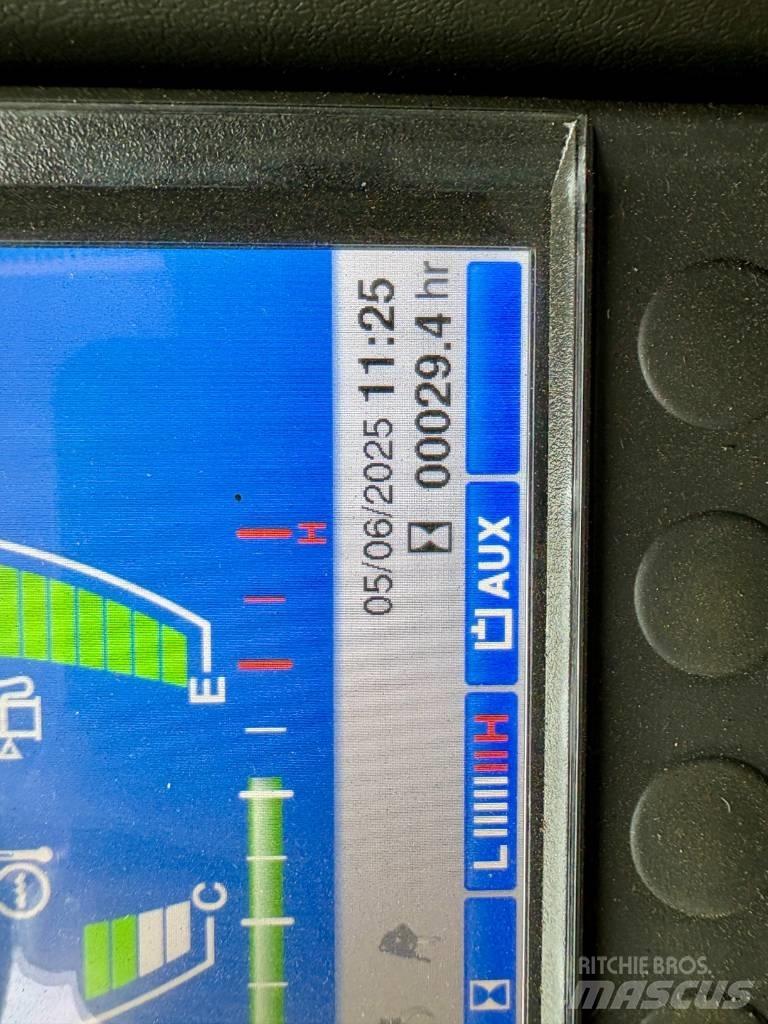Takeuchi TB 257 FR ミニ油圧ショベル 7t以下（ミニユンボ・ミニディガー）