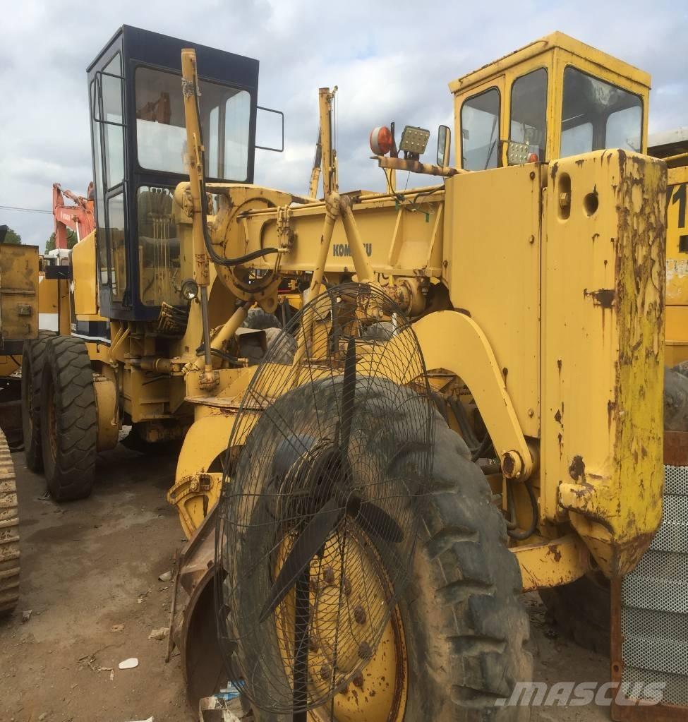Komatsu GD 623 A モーターグレーダー