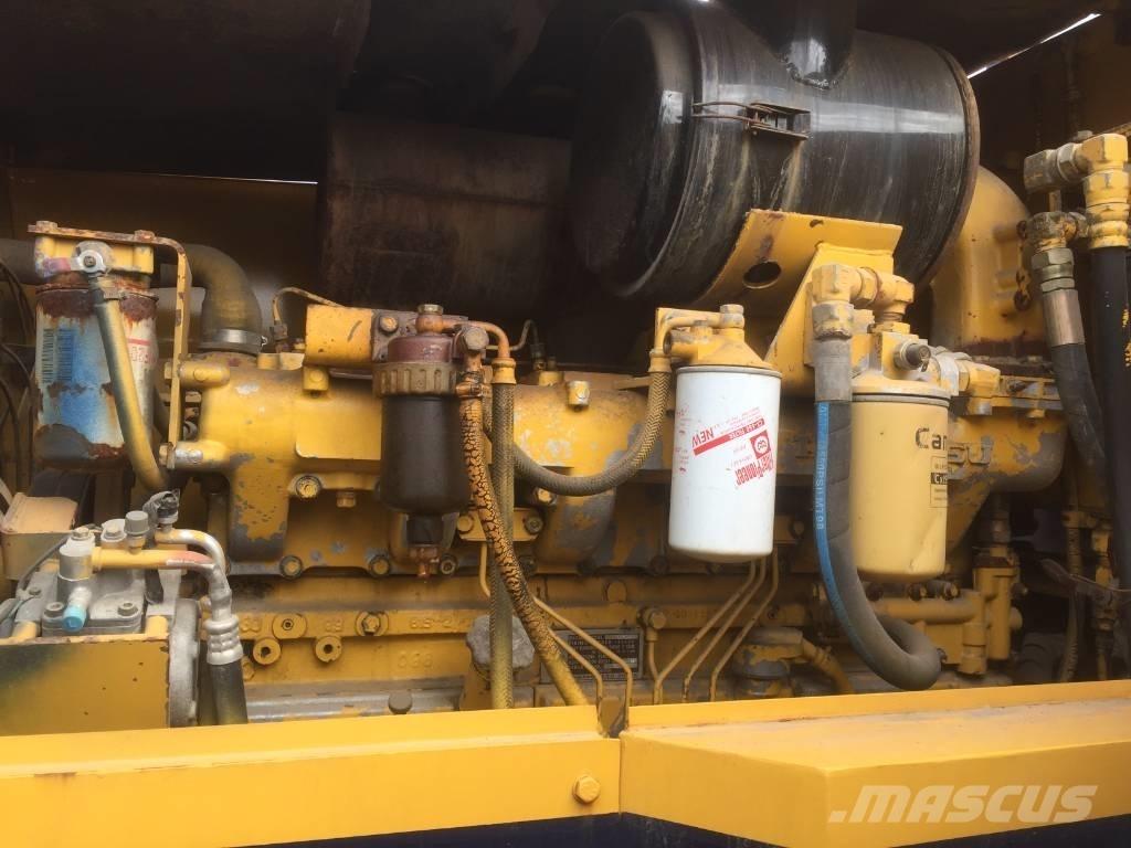 Komatsu GD 623 A モーターグレーダー