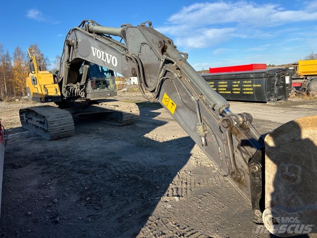 Volvo EC 220 DL 大型油圧ショベル12t以上（パワーショベル・ユンボ）