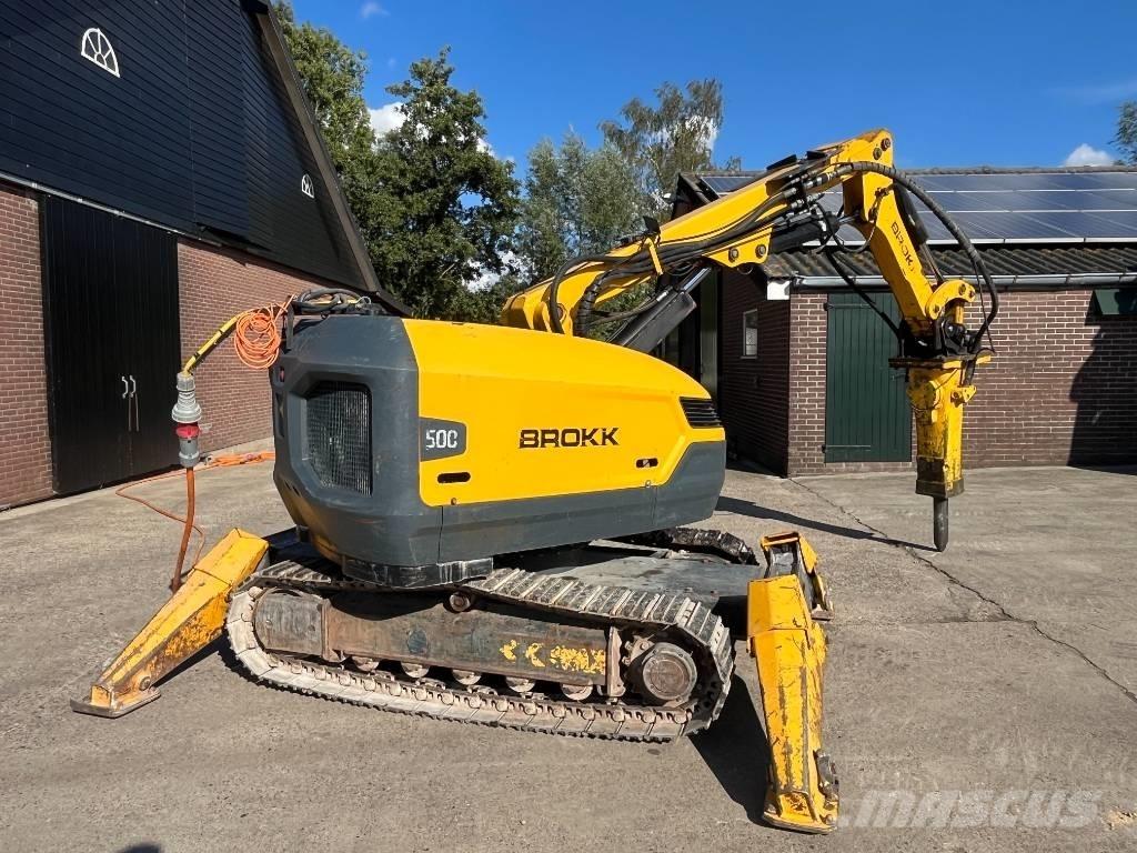 Brokk 500 特殊油圧ショベル