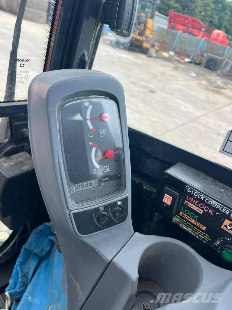 Kubota KX 030-4 ミニ油圧ショベル 7t以下（ミニユンボ・ミニディガー）