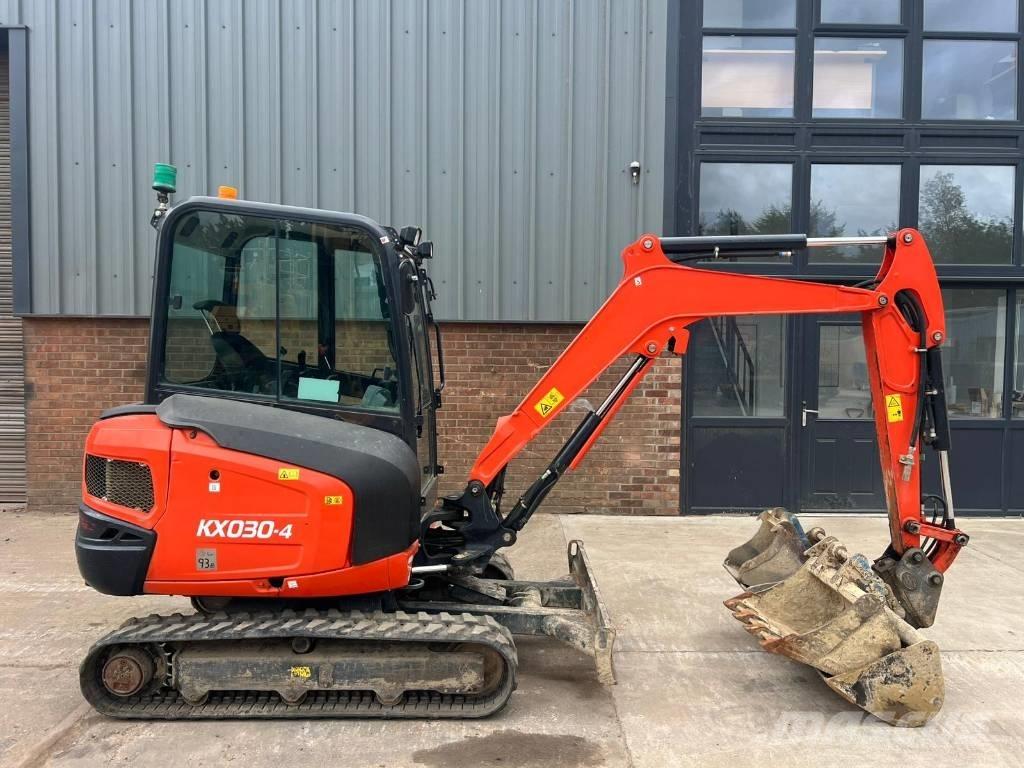 Kubota KX 030-4 ミニ油圧ショベル 7t以下（ミニユンボ・ミニディガー）