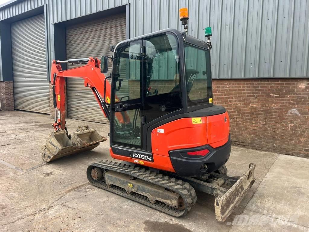 Kubota KX 030-4 ミニ油圧ショベル 7t以下（ミニユンボ・ミニディガー）