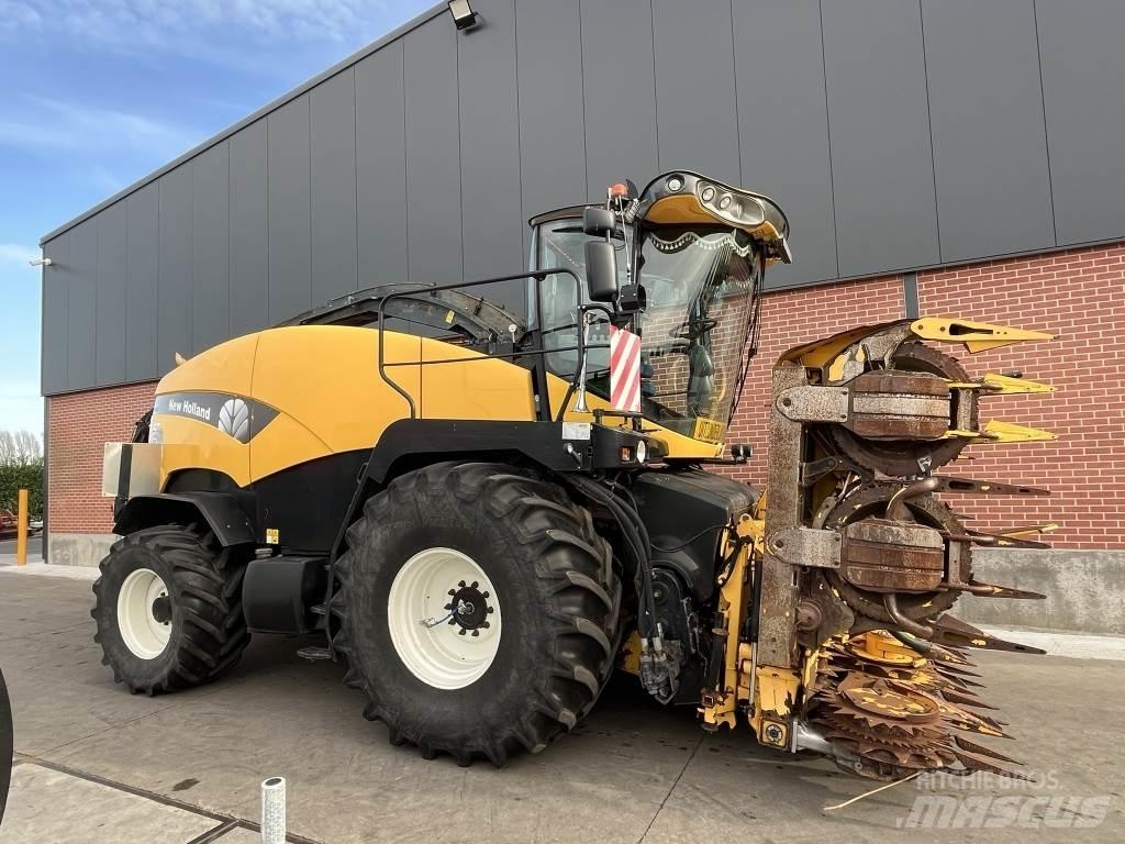 New Holland FR9050 自走式フォレージハーベスター