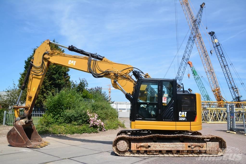 CAT 325 FL CR 大型油圧ショベル12t以上（パワーショベル・ユンボ）