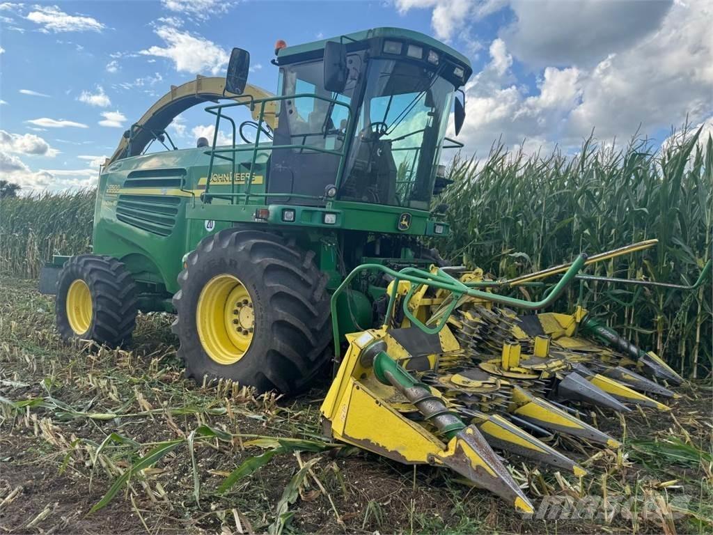 John Deere 7400 自走式フォレージハーベスター