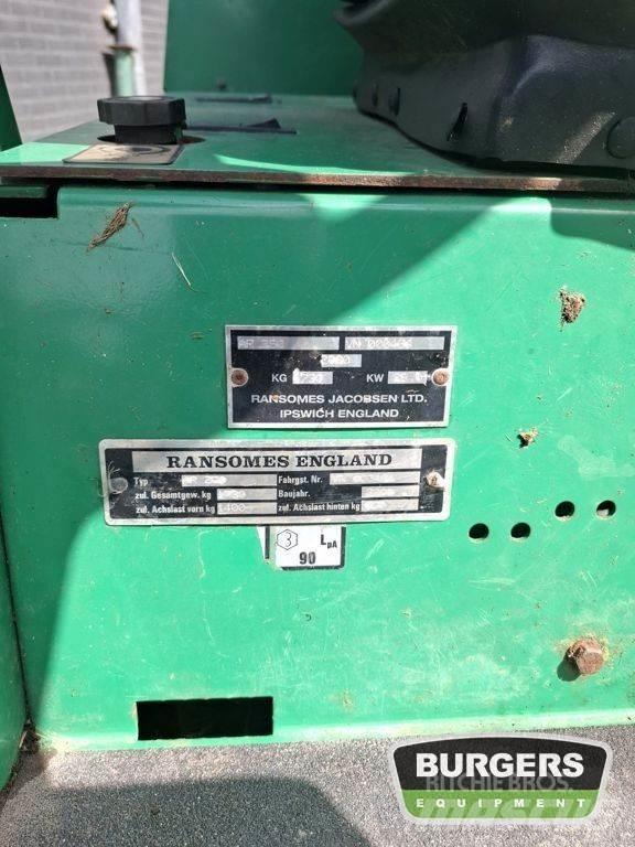 Ransomes AR250 乗用・自走モア/芝刈り機