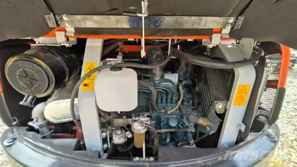 Kubota U 55-4 ミニ油圧ショベル 7t以下（ミニユンボ・ミニディガー）