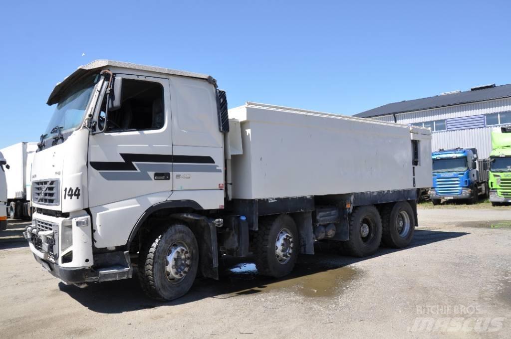 Volvo FH16 550 8X4 ダンプ