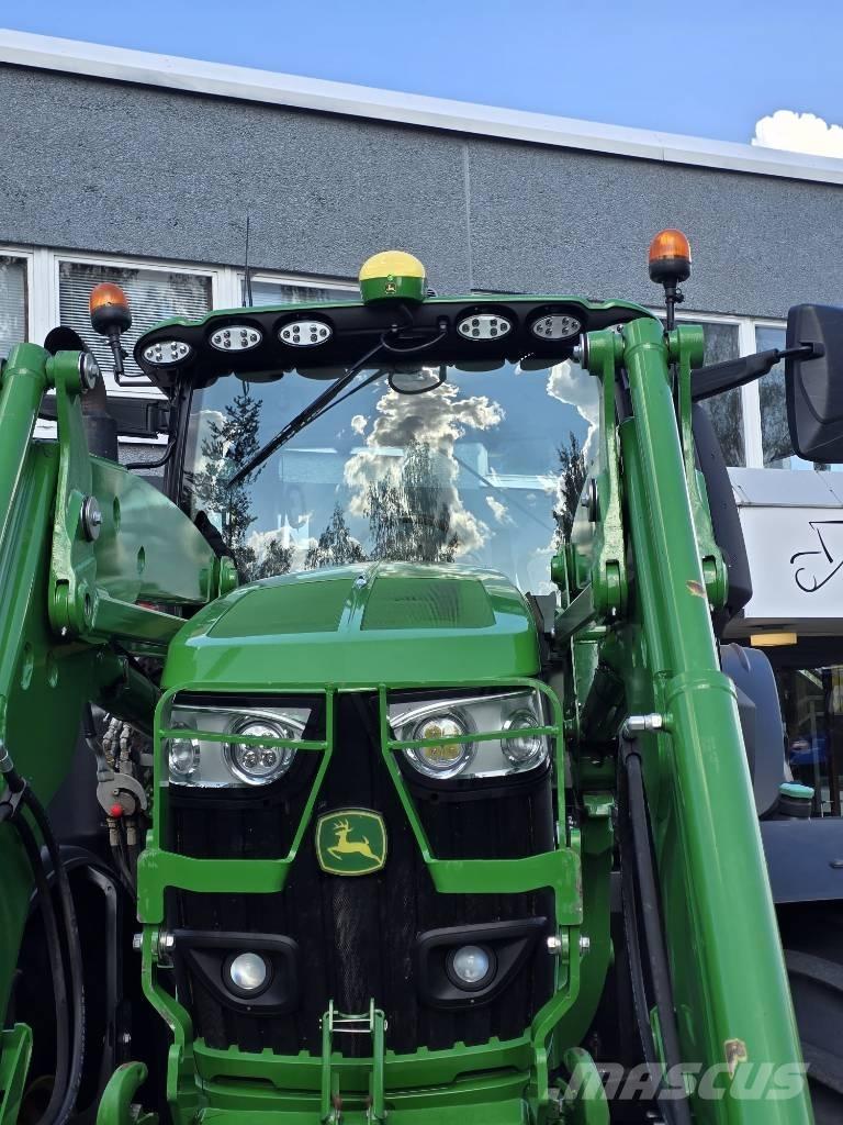 John Deere 6130 R トラクター