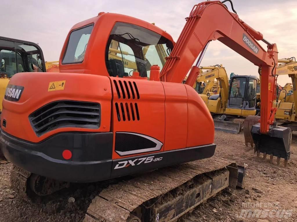 Doosan 75-9c 大型油圧ショベル12t以上（パワーショベル・ユンボ）