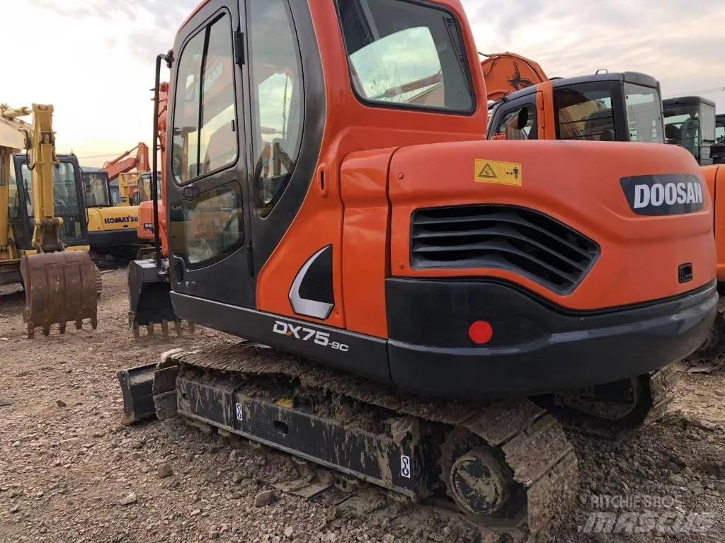 Doosan 75-9c 大型油圧ショベル12t以上（パワーショベル・ユンボ）